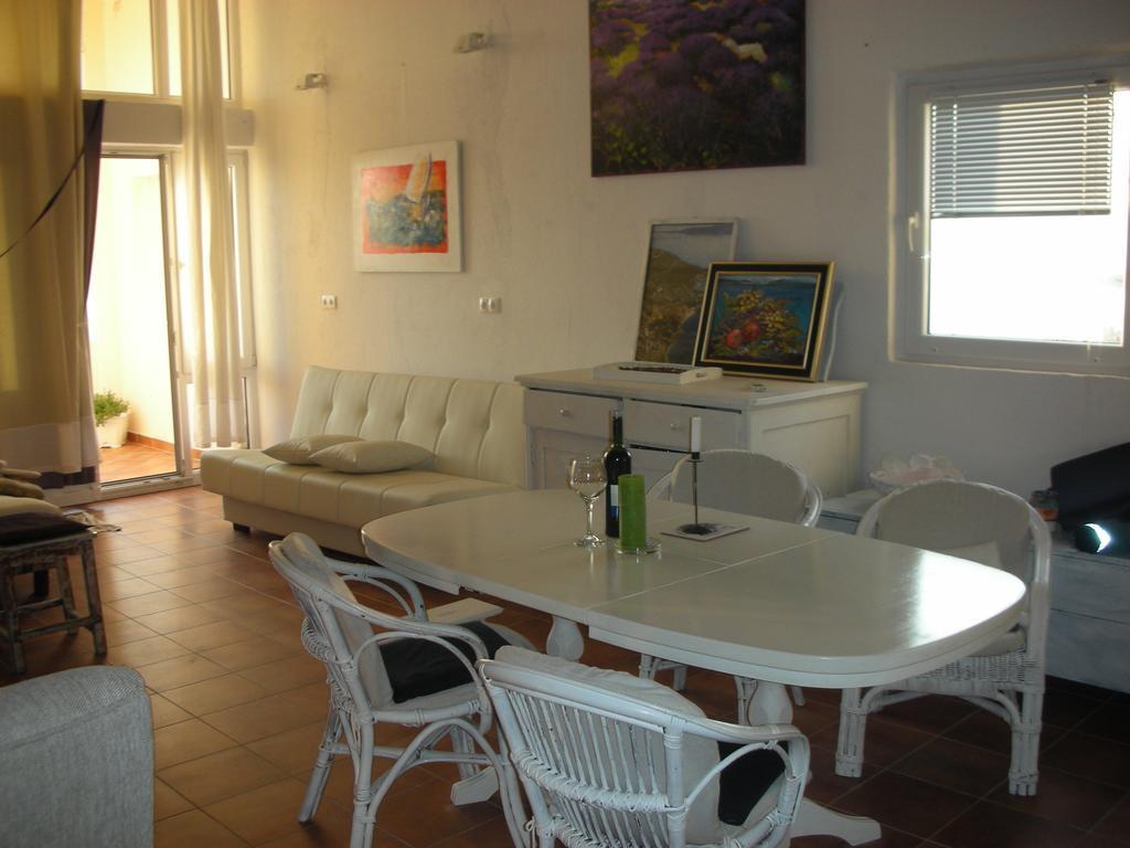 Apartment Croatia Art Drasnice Rum bild